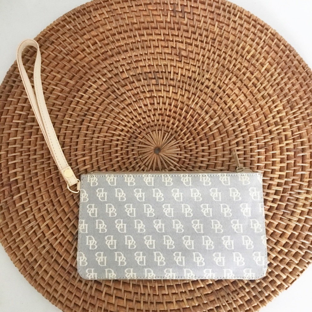 Dooney and Bourke wristlet Wallet Bag